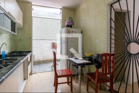 Casa à venda com 160m², 3 quartos e 4 vagas Casa à venda com 160m², 3 quartos e 4 vagasCozinha