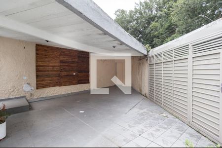 Casa à venda com 160m², 3 quartos e 4 vagas Casa à venda com 160m², 3 quartos e 4 vagasGaragem