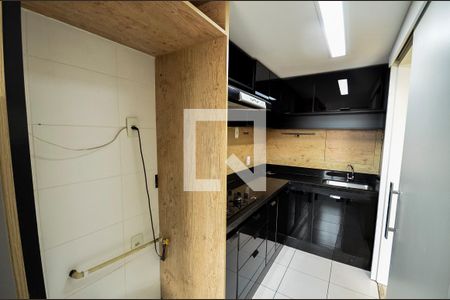Apartamento para alugar com 141m², 3 quartos e 2 vagas Apartamento para alugar com 141m², 3 quartos e 2 vagasCozinha e Área de Serviço