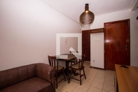 Sala/Cozinha de casa de condomínio para alugar com 1 quarto, 40m² em Guarujá, Porto Alegre