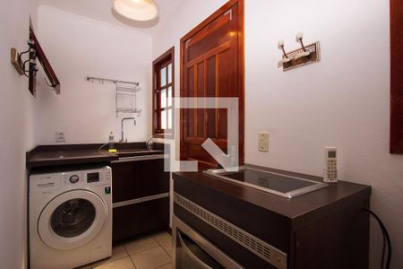 Sala/Cozinha de casa de condomínio à venda com 1 quarto, 40m² em Guarujá, Porto Alegre