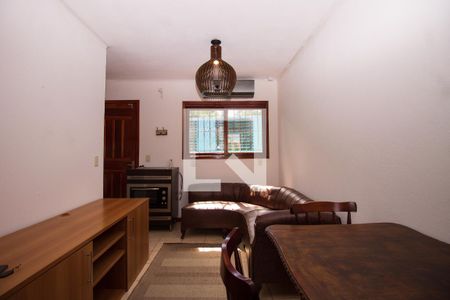 Sala/Cozinha de casa de condomínio para alugar com 1 quarto, 40m² em Guarujá, Porto Alegre