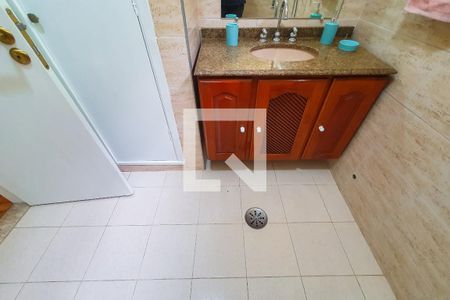 Casa à venda com 210m², 4 quartos e 2 vagas Casa à venda com 210m², 4 quartos e 2 vagasBanheiro da Suíte