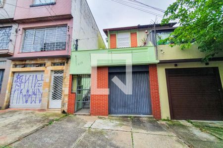 Casa à venda com 210m², 4 quartos e 2 vagas Casa à venda com 210m², 4 quartos e 2 vagasFachada