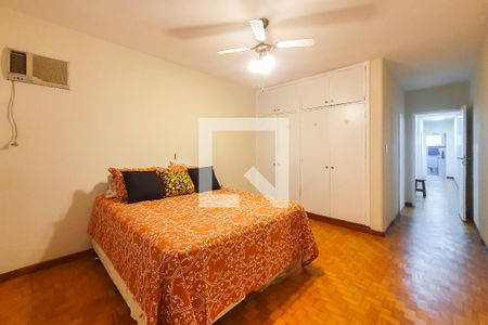 Casa à venda com 210m², 4 quartos e 2 vagas Casa à venda com 210m², 4 quartos e 2 vagasSuíte