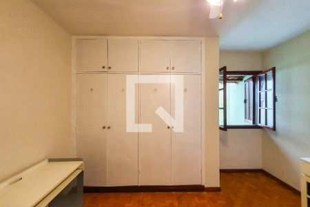 Casa à venda com 210m², 4 quartos e 2 vagas Casa à venda com 210m², 4 quartos e 2 vagasQuarto 1