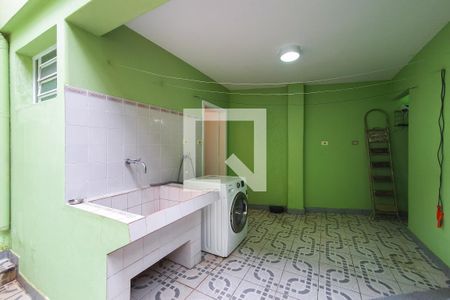 Casa à venda com 210m², 4 quartos e 2 vagas Casa à venda com 210m², 4 quartos e 2 vagasLavanderia