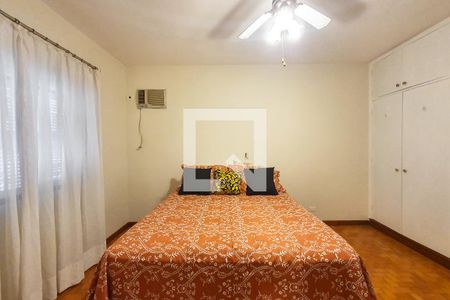 Casa à venda com 210m², 4 quartos e 2 vagas Casa à venda com 210m², 4 quartos e 2 vagasSuíte