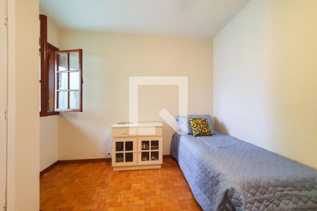 Casa à venda com 210m², 4 quartos e 2 vagas Casa à venda com 210m², 4 quartos e 2 vagasQuarto 1