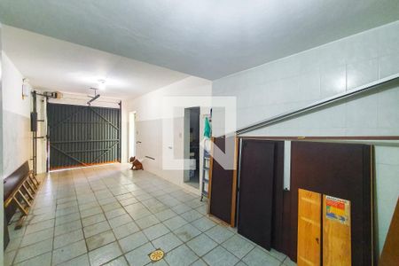 Casa à venda com 210m², 4 quartos e 2 vagas Casa à venda com 210m², 4 quartos e 2 vagasGaragem