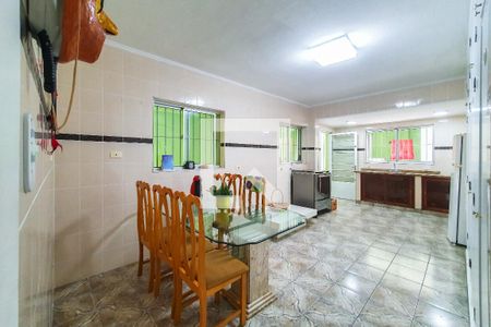 Casa à venda com 210m², 4 quartos e 2 vagas Casa à venda com 210m², 4 quartos e 2 vagasCozinha