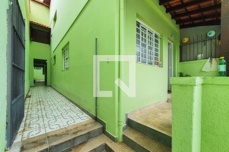 Casa à venda com 210m², 4 quartos e 2 vagas Casa à venda com 210m², 4 quartos e 2 vagasEntrada