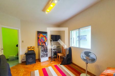 Casa à venda com 210m², 4 quartos e 2 vagas Casa à venda com 210m², 4 quartos e 2 vagasQuarto extra