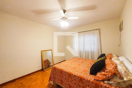 Casa à venda com 210m², 4 quartos e 2 vagas Casa à venda com 210m², 4 quartos e 2 vagasSuíte