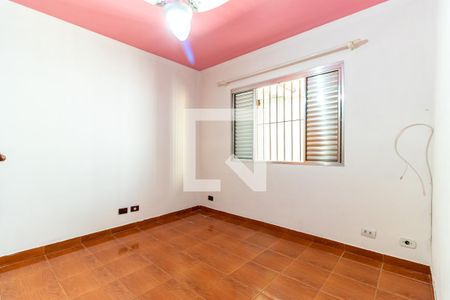 Quarto 1 de casa para alugar com 2 quartos, 160m² em Jardim Cristal, São Paulo