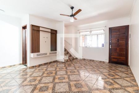 Sala de casa para alugar com 2 quartos, 160m² em Jardim Cristal, São Paulo