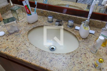 Apartamento à venda com 57m², 2 quartos e 1 vaga Apartamento à venda com 57m², 2 quartos e 1 vagaBanheiro Social