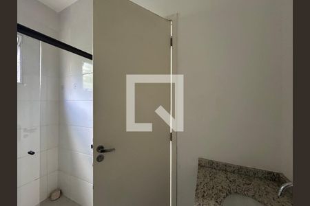 Banheiro da Suíte de casa de condomínio para alugar com 1 quarto, 35m² em Casa Verde Alta, São Paulo