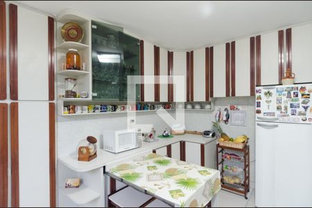 Casa à venda com 199m², 3 quartos e 2 vagasCozinha