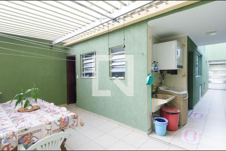 Casa à venda com 199m², 3 quartos e 2 vagasÁrea de serviço