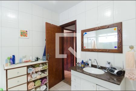 Casa à venda com 199m², 3 quartos e 2 vagasBanheiro
