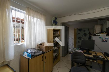 Casa à venda com 150m², 4 quartos e 3 vagas Casa à venda com 150m², 4 quartos e 3 vagasEscritório