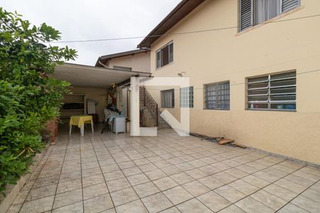 Casa à venda com 150m², 4 quartos e 3 vagas Casa à venda com 150m², 4 quartos e 3 vagasQuintal