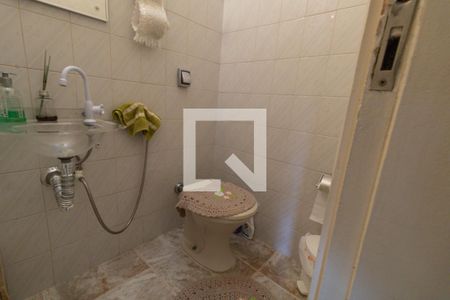 Casa à venda com 150m², 4 quartos e 3 vagas Casa à venda com 150m², 4 quartos e 3 vagasLavabo