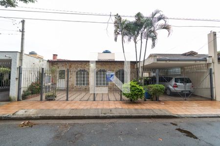Casa à venda com 150m², 4 quartos e 3 vagas Casa à venda com 150m², 4 quartos e 3 vagasFachada