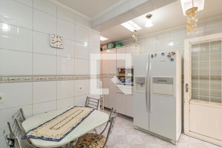 Casa à venda com 150m², 4 quartos e 3 vagas Casa à venda com 150m², 4 quartos e 3 vagasCozinha