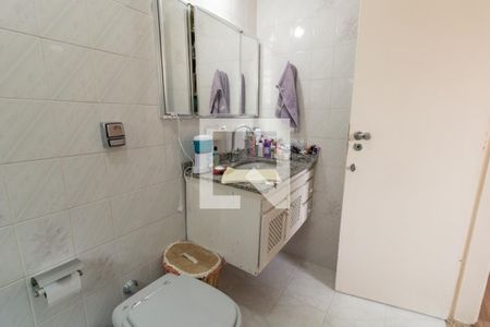 Casa à venda com 150m², 4 quartos e 3 vagas Casa à venda com 150m², 4 quartos e 3 vagasBanheiro