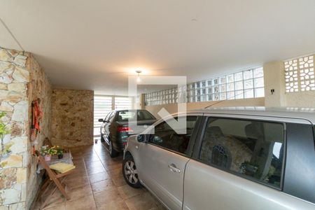 Casa à venda com 150m², 4 quartos e 3 vagas Casa à venda com 150m², 4 quartos e 3 vagasGaragem