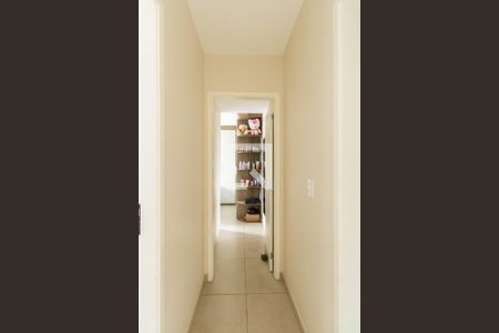 Corredor de apartamento para alugar com 2 quartos, 49m² em Itaquera, São Paulo