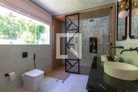 Casa à venda com 350m², 6 quartos e 6 vagasBanheiro Closet Suite 1