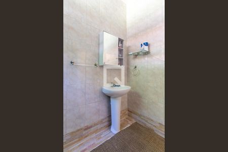 Casa à venda com 350m², 6 quartos e 6 vagasBanheiro Corredor