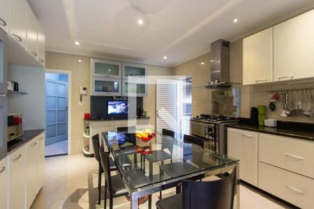 Casa à venda com 350m², 6 quartos e 6 vagasCozinha