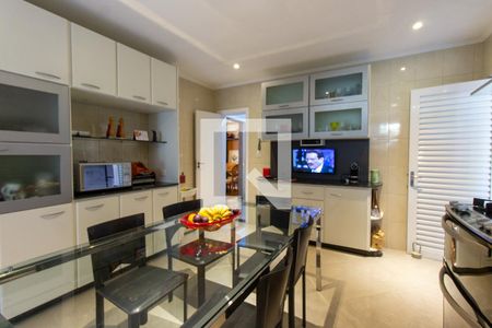 Casa à venda com 350m², 6 quartos e 6 vagasCozinha