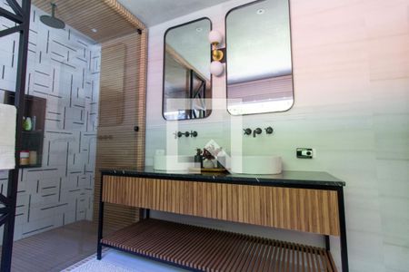 Casa à venda com 350m², 6 quartos e 6 vagasBanheiro Closet Suite 1