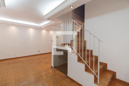 Sala de casa à venda com 4 quartos, 194m² em Vila Fátima, São Paulo