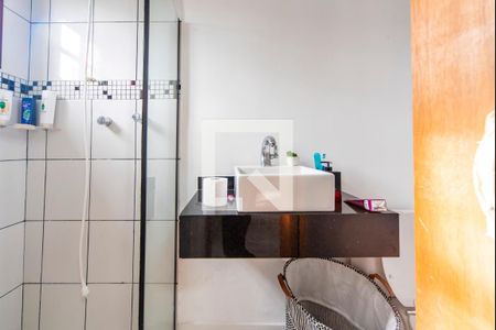 Casa à venda com 175m², 2 quartos e 1 vagaBanheiro do Quarto 1