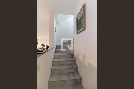 Casa à venda com 297m², 2 quartos e 3 vagasEscada