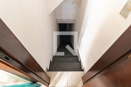 Casa à venda com 297m², 2 quartos e 3 vagasEscada