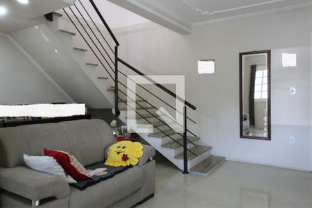 Escada da Sala de casa à venda com 4 quartos, 233m² em Igara, Canoas