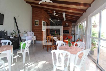 Casa à venda com 233m², 4 quartos e 2 vagasSalão de Festas