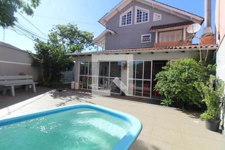 Casa à venda com 233m², 4 quartos e 2 vagasPiscina