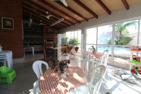 Casa à venda com 233m², 4 quartos e 2 vagasSalão de Festas