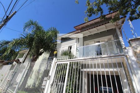 Casa à venda com 233m², 4 quartos e 2 vagasFachada