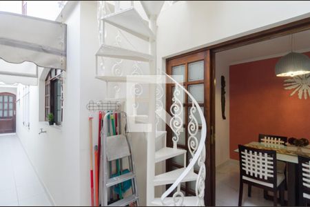 Casa à venda com 189m², 3 quartos e 2 vagas Casa à venda com 189m², 3 quartos e 2 vagasQuintal