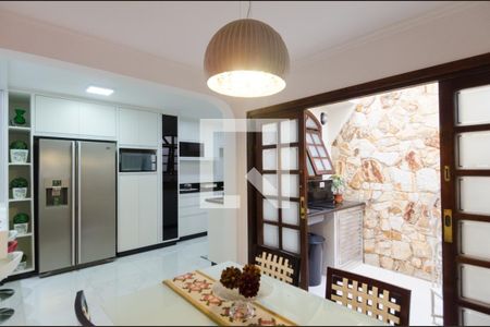 Casa à venda com 189m², 3 quartos e 2 vagas Casa à venda com 189m², 3 quartos e 2 vagasCozinha