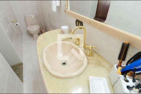 Casa à venda com 189m², 3 quartos e 2 vagas Casa à venda com 189m², 3 quartos e 2 vagasBanheiro da suíte